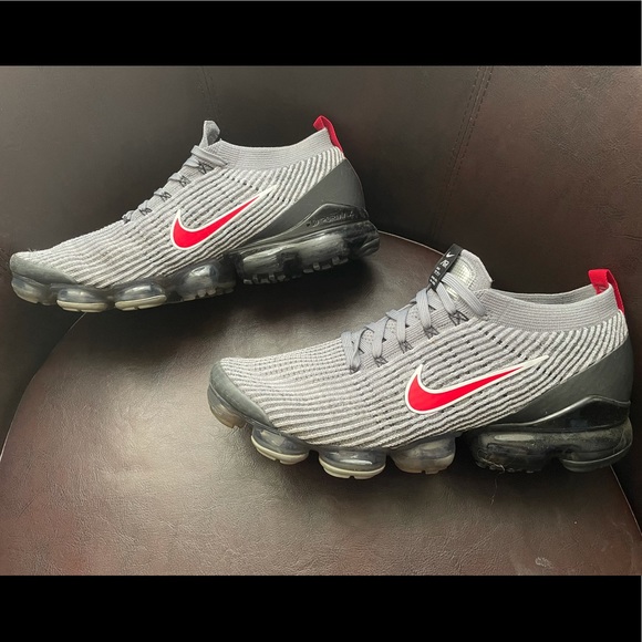 Nike vapormax size 13 EUC main image 4